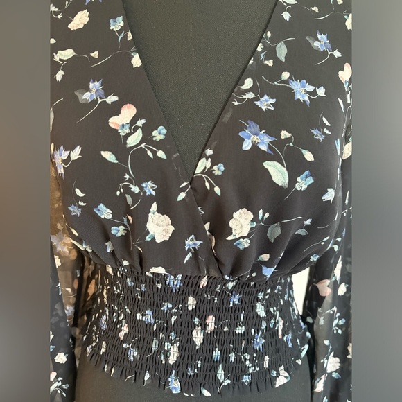 Aritzia Wilfred Wistful Genoa V Wrap Front Smocked Blouse - Size S - Picture 5 of 6